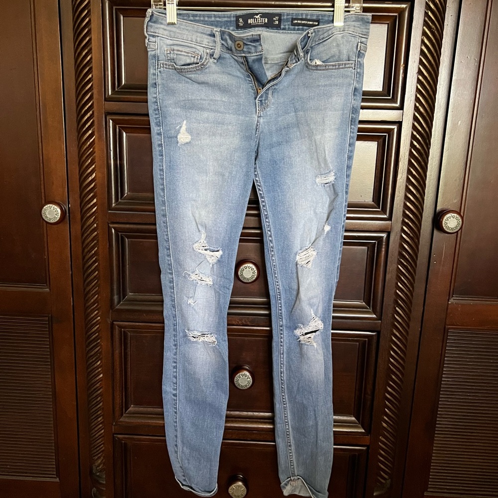 Hollister Low Rise Super Skinny Crop Jeans